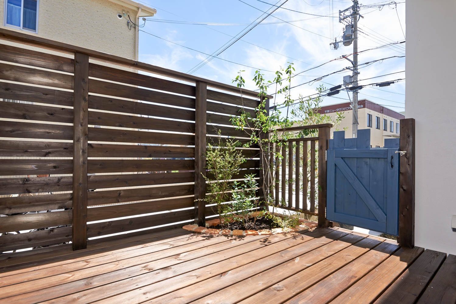 ウッドデッキやウッドフェンス