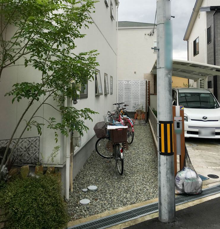 ナチュラルテイストの木製自転車小屋をローコストで制作する