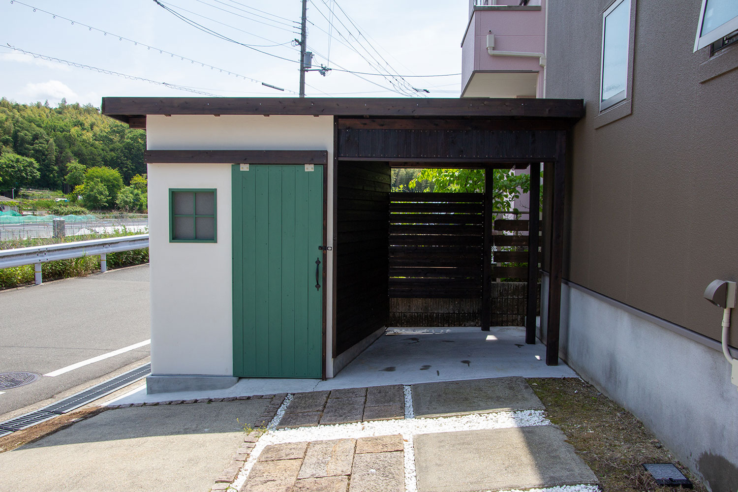 敷地やサイズだけでなく、お家に合わせてデザインが可能な自転車小屋