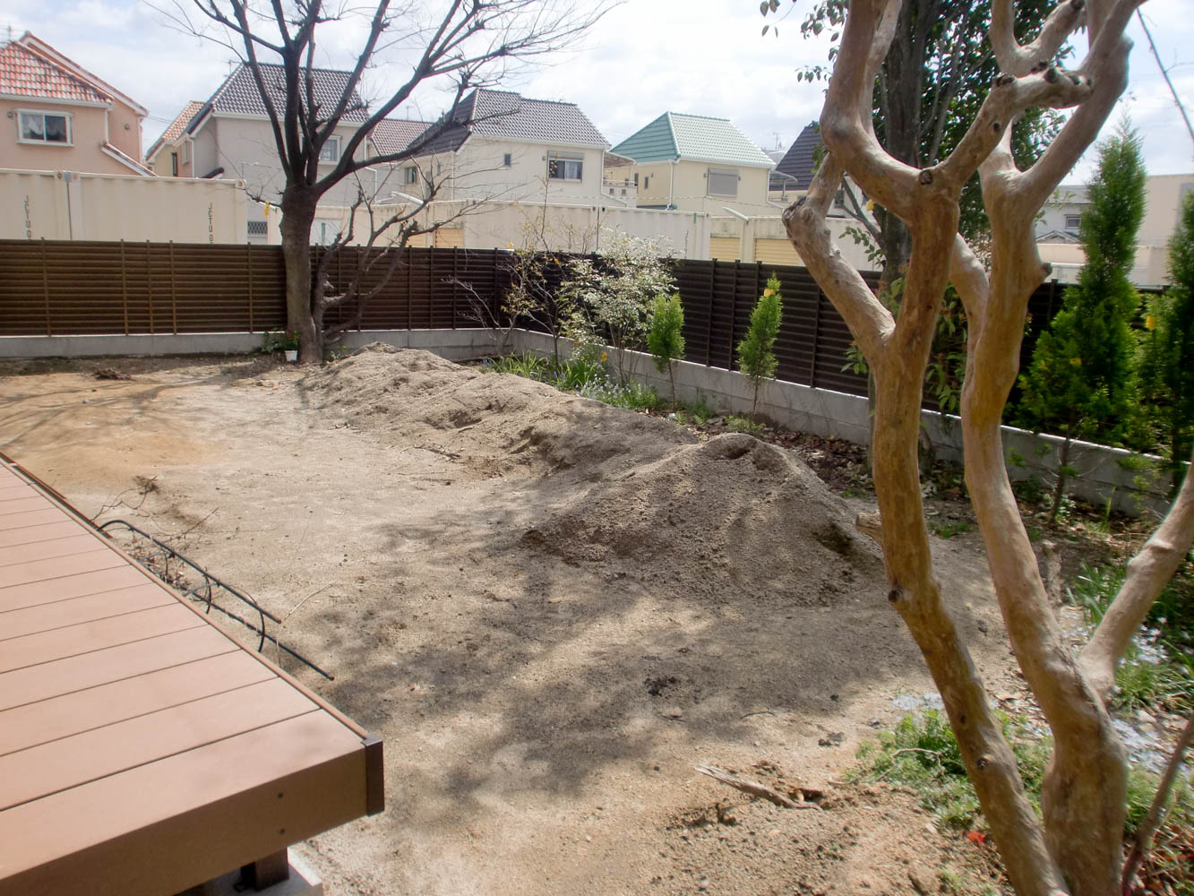 園路と家庭菜園を楽しめる庭に変えたリフォーム