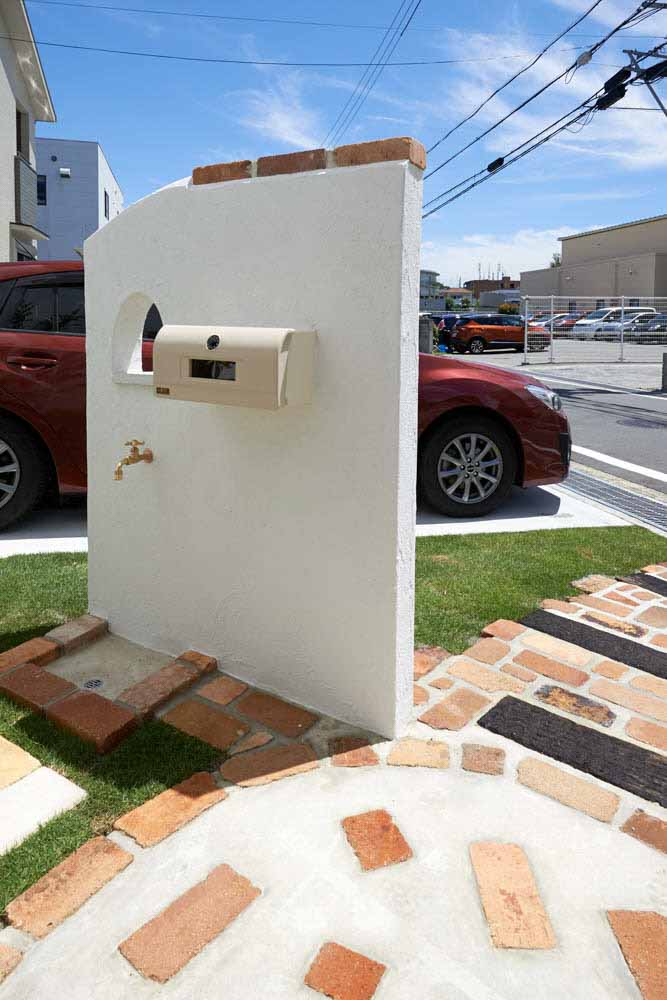 オープン外構の門柱(コスト削減）