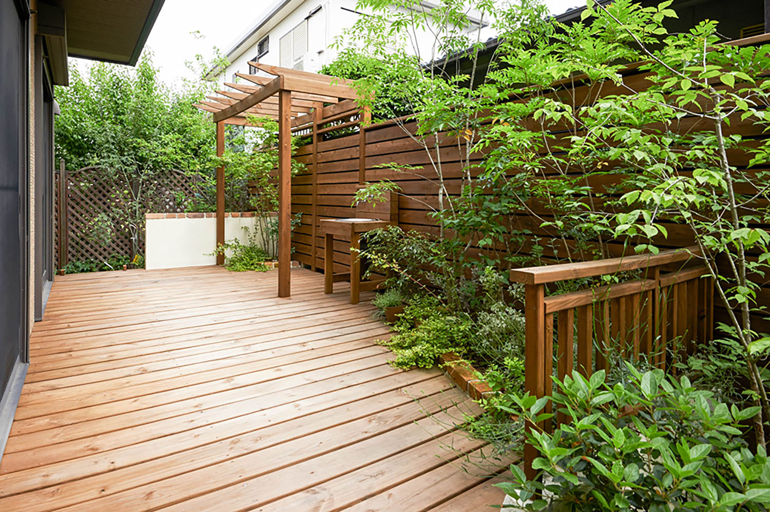 ウッド（木製）で自転車置き場を作る理由