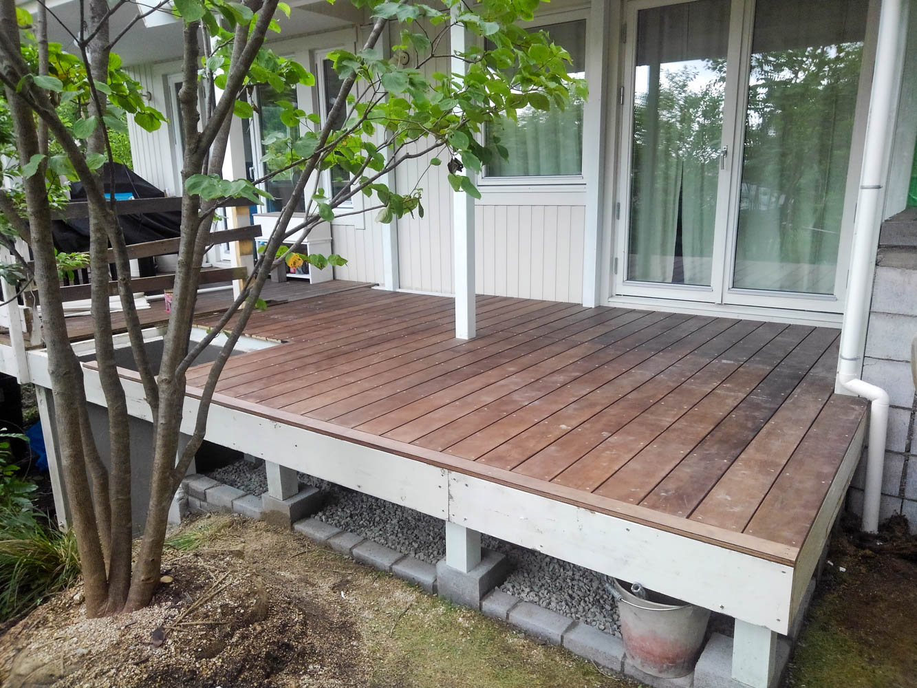 ウッドデッキの作り方