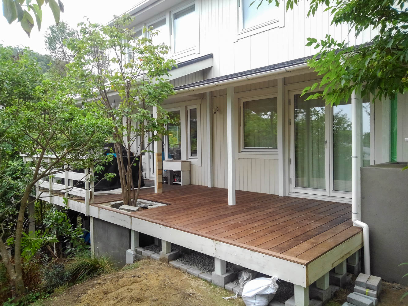 ウッドデッキの作り方