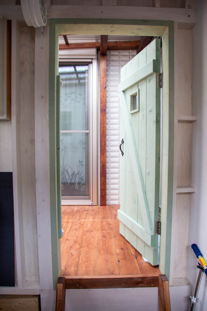 小屋と自転車置き場とサンルーム