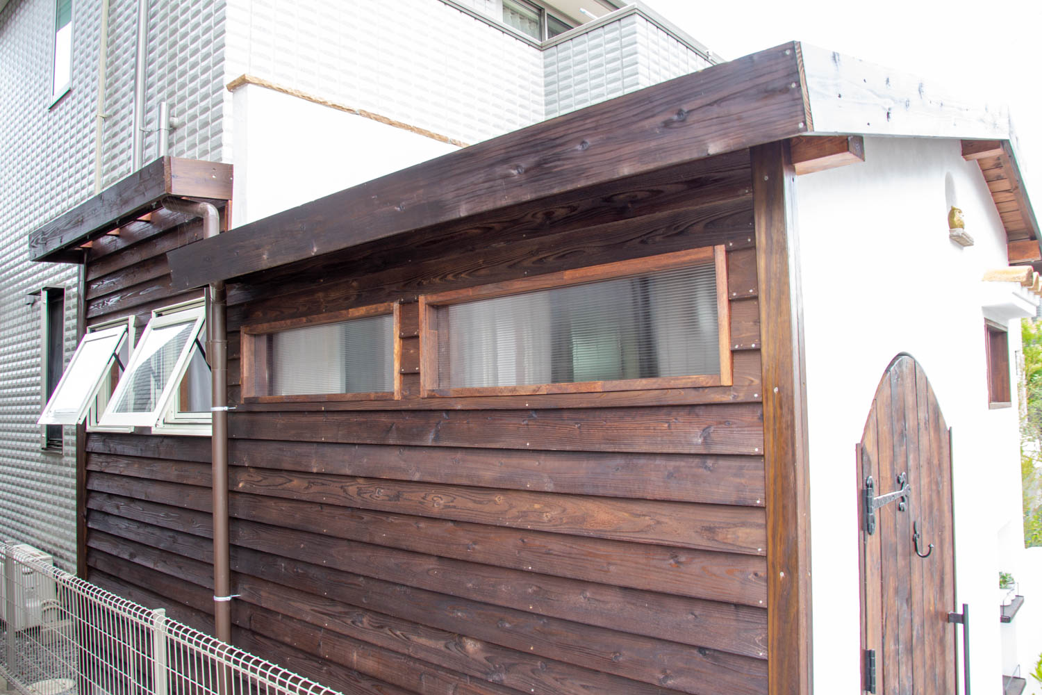 小屋と自転車置き場とサンルーム