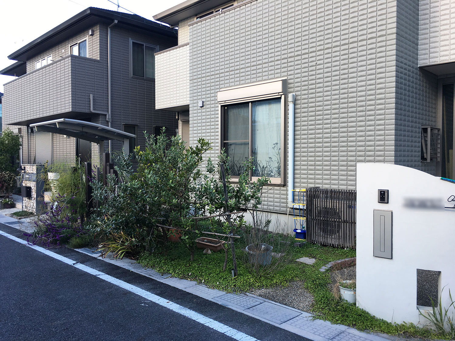 小屋と自転車置き場とサンルーム