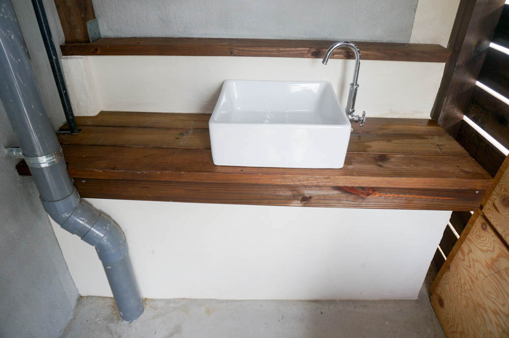 高台の新築住宅の問題点を外構で解決する