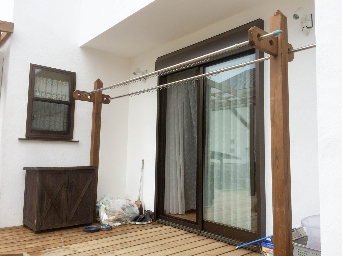 高台の新築住宅の問題点を外構で解決する