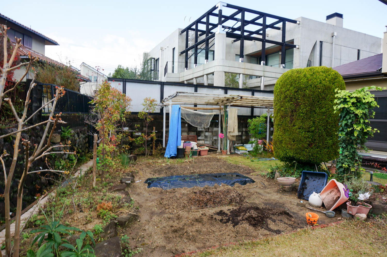 新しく暮らす家族のために庭を全面リフォーム