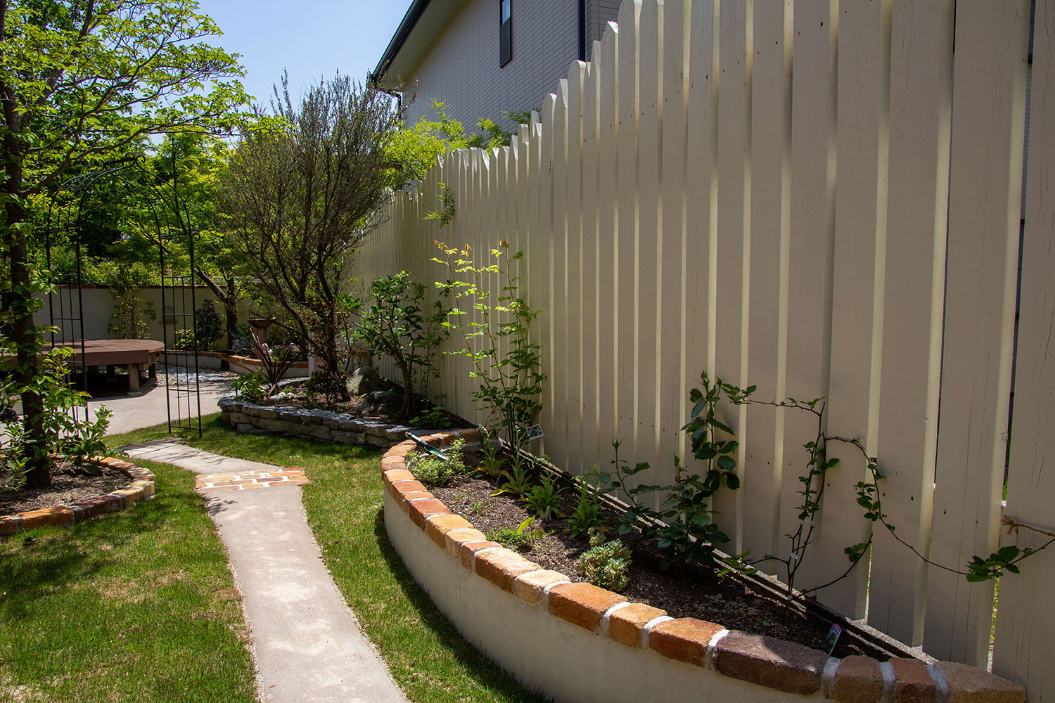 奥行きのある長い敷地を活かしたリフォーム