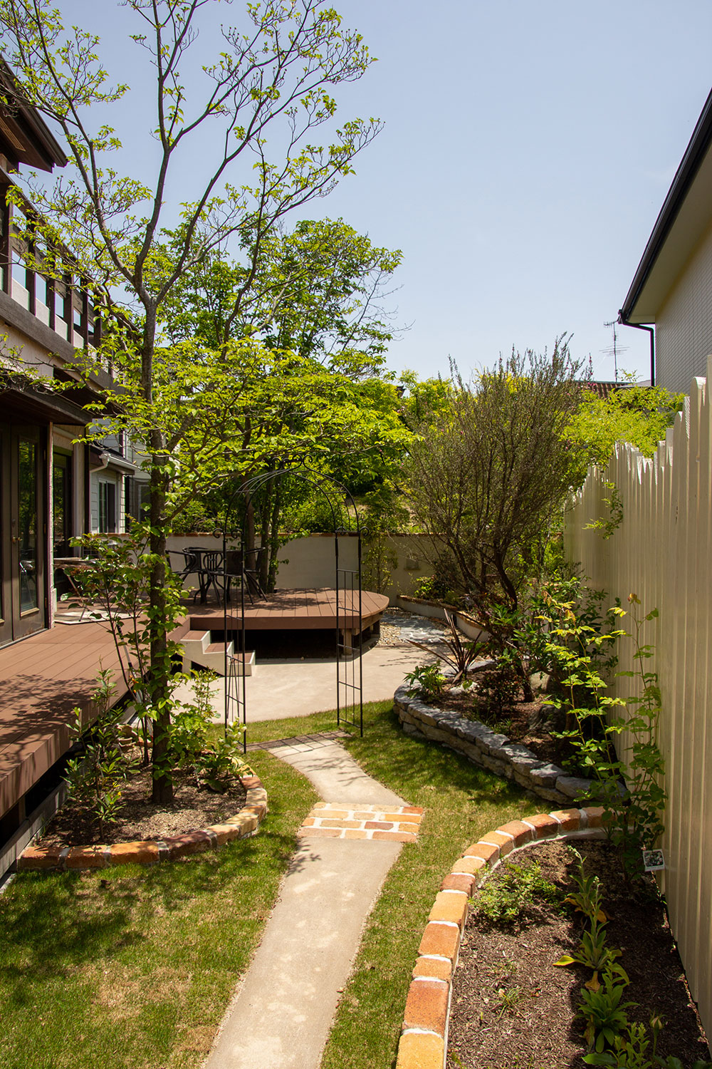 奥行きのある長い敷地を活かしたリフォーム