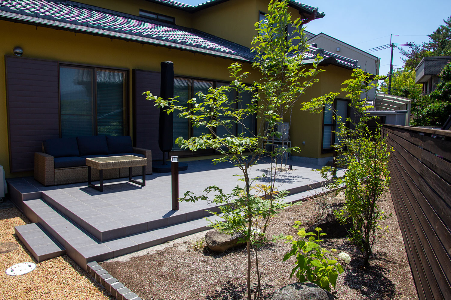 大きな日本庭園跡を使いやすい庭にリフォーム