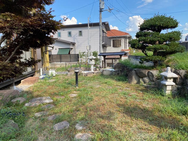 大きな日本庭園跡を使いやすい庭にリフォーム