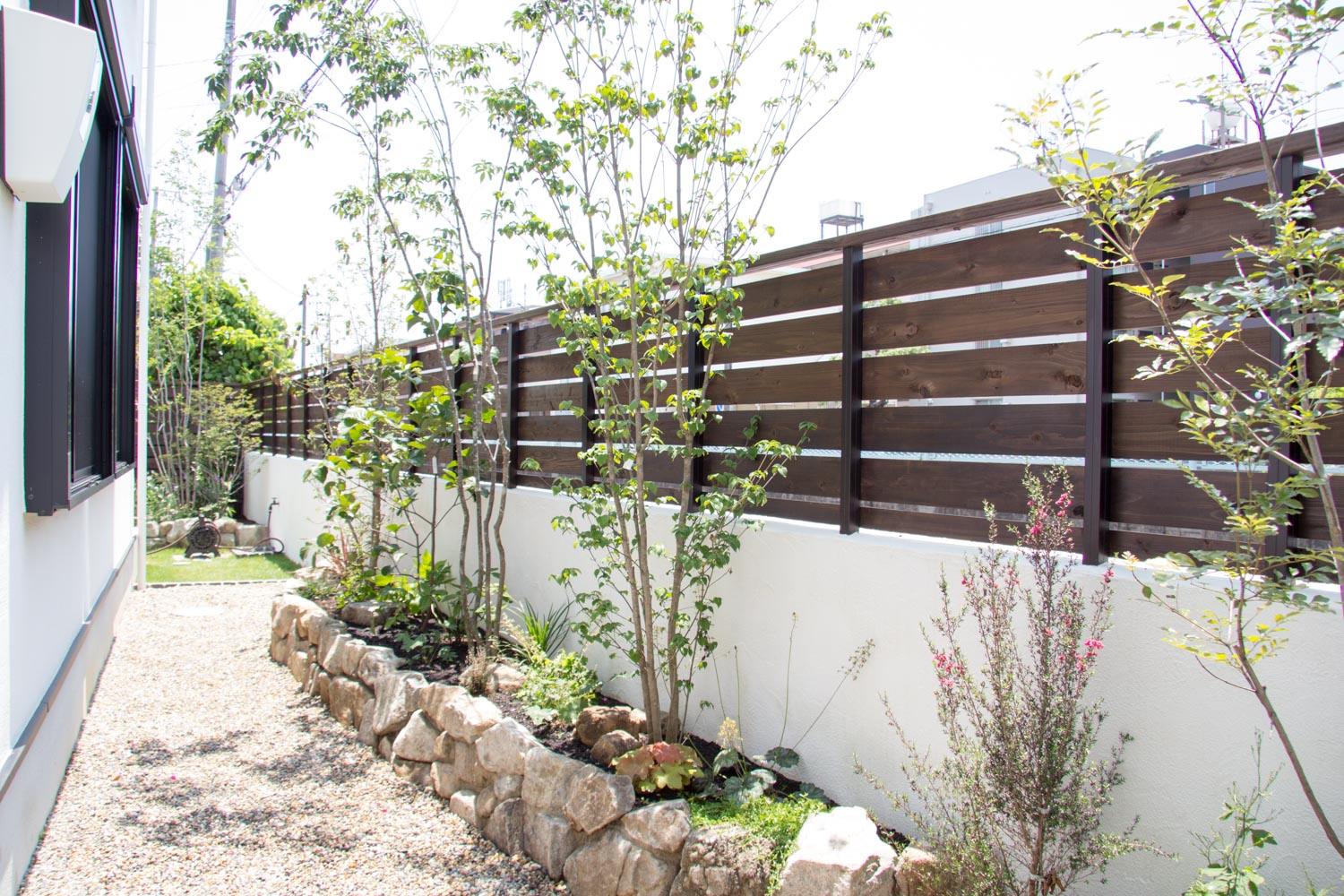 オーダーメイド門扉とオーダーメイドガーデンドアのナチュラルガーデン