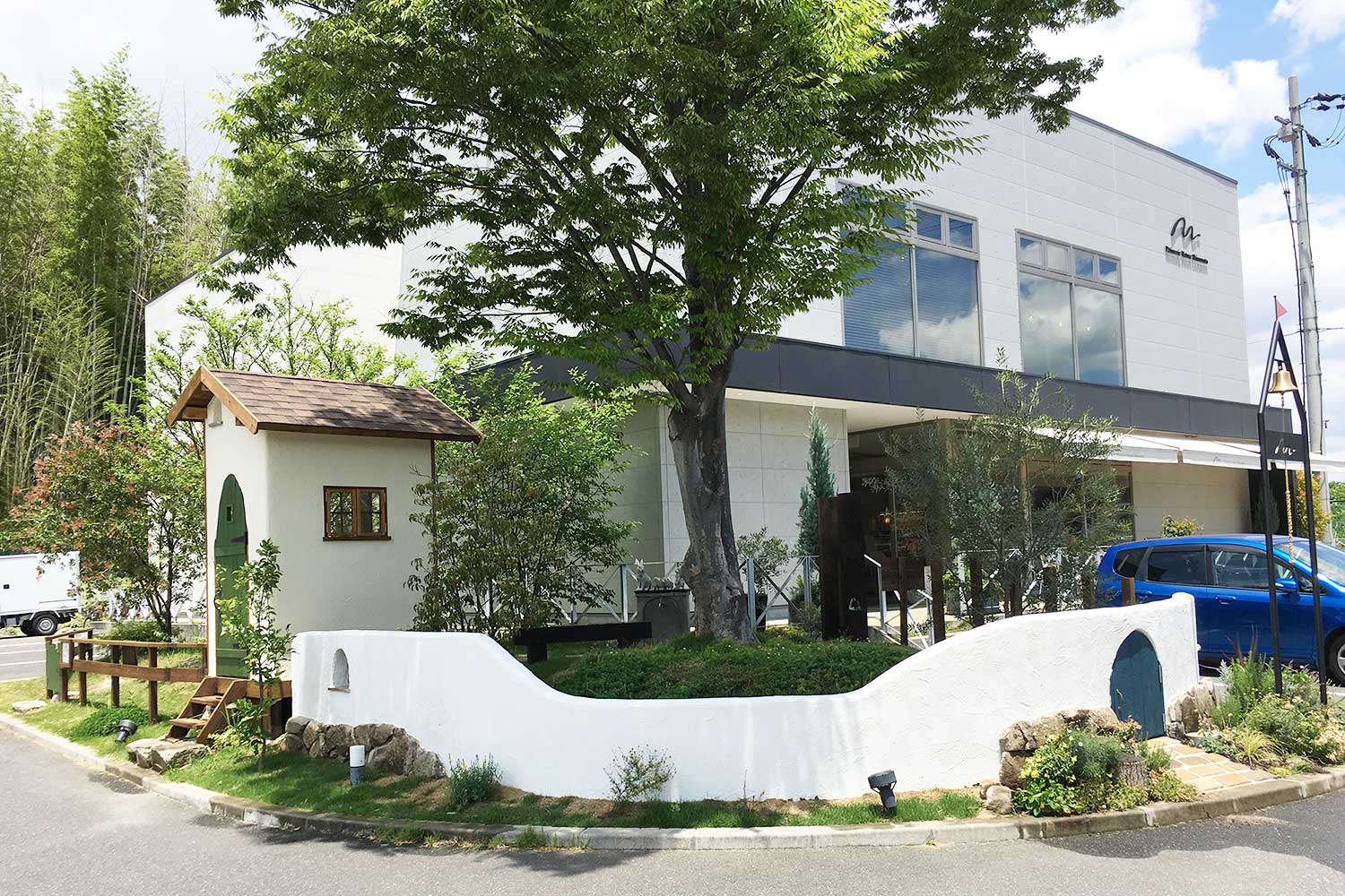 子どものための庭と庭小屋