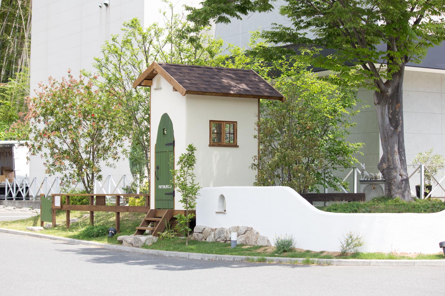 子どものための庭と庭小屋