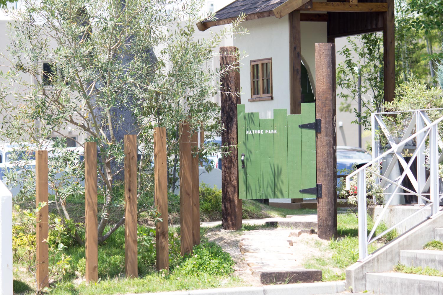 子どものための庭と庭小屋