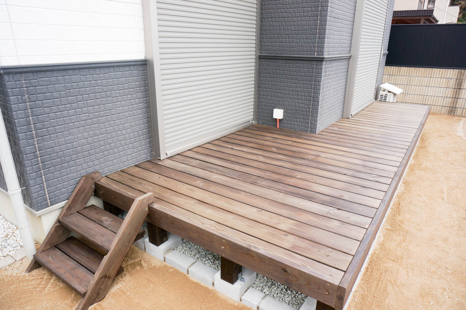 新築の庭の一角にＢＢＱ台を設置