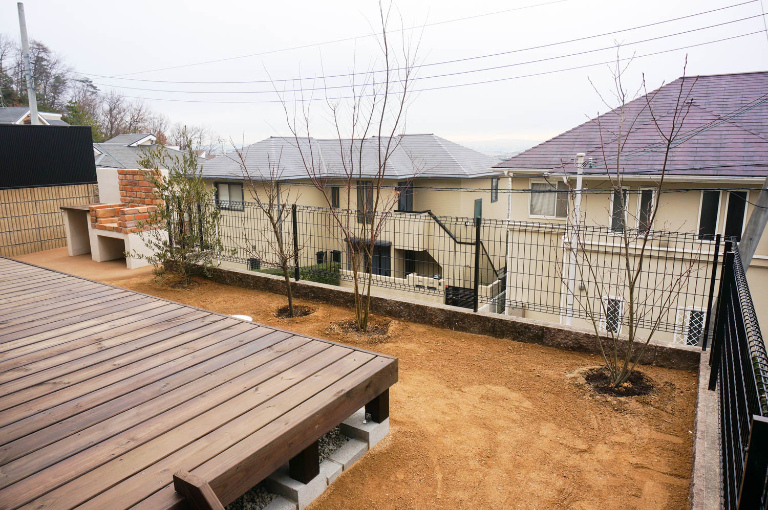 新築の庭の一角にＢＢＱ台を設置