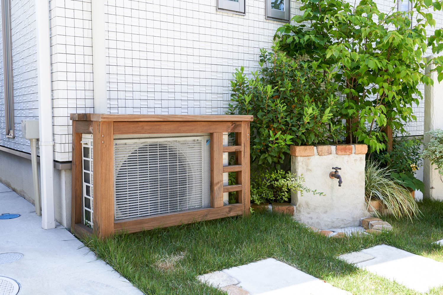 シンプルでナチュラルな前庭