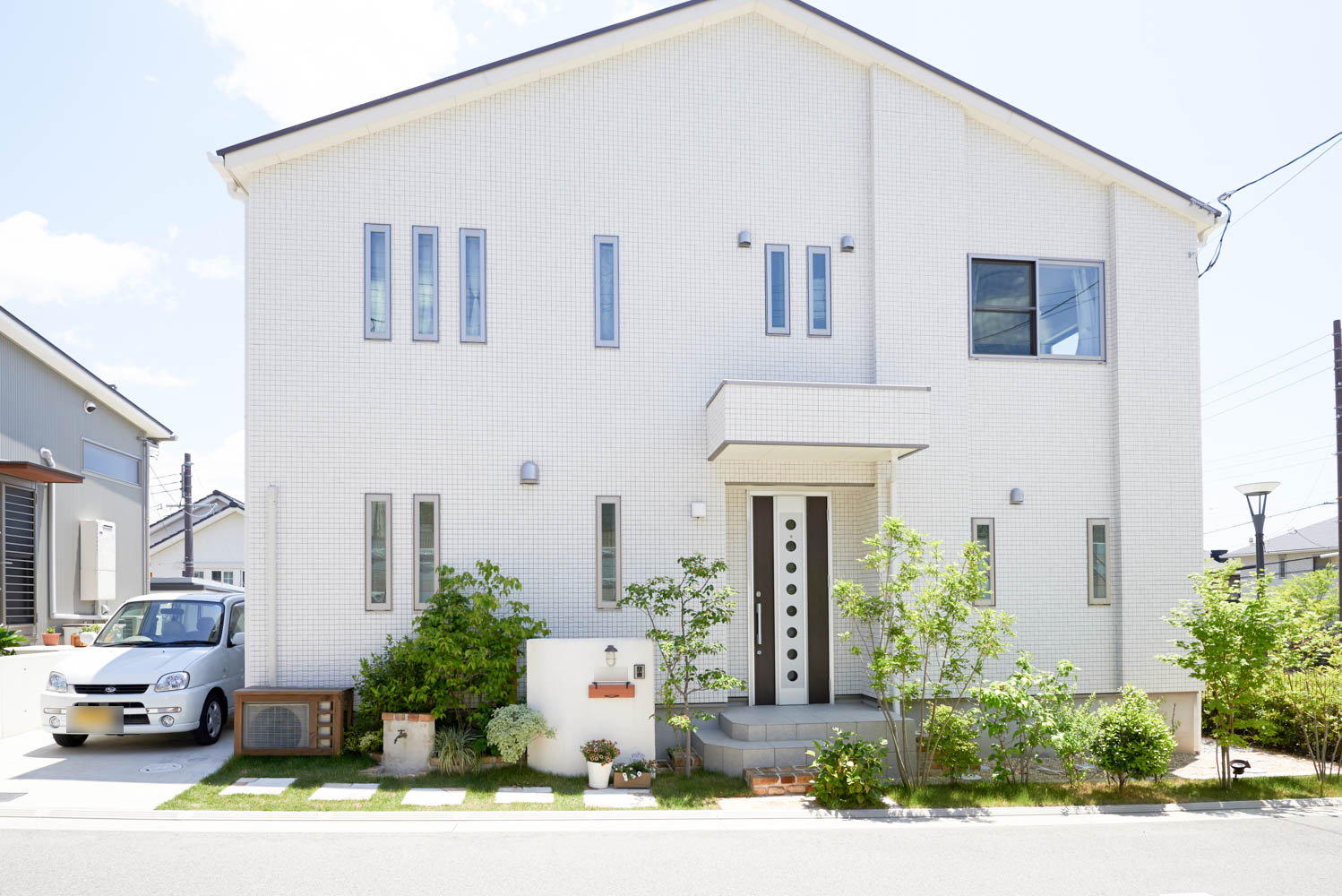 シンプルでナチュラルな前庭