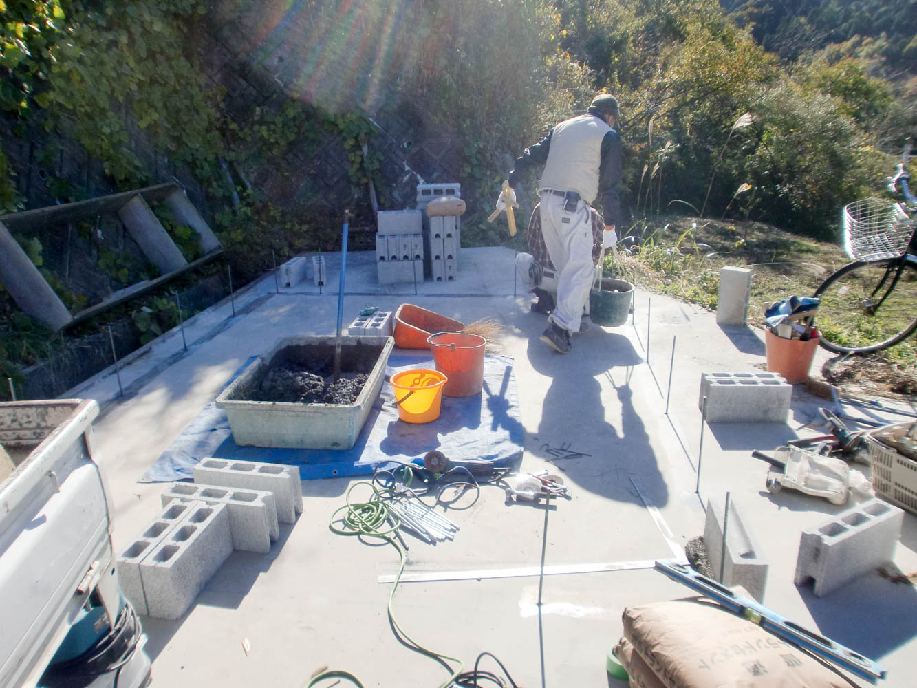 農機具収納のために利用する実用的な小屋の施工事例