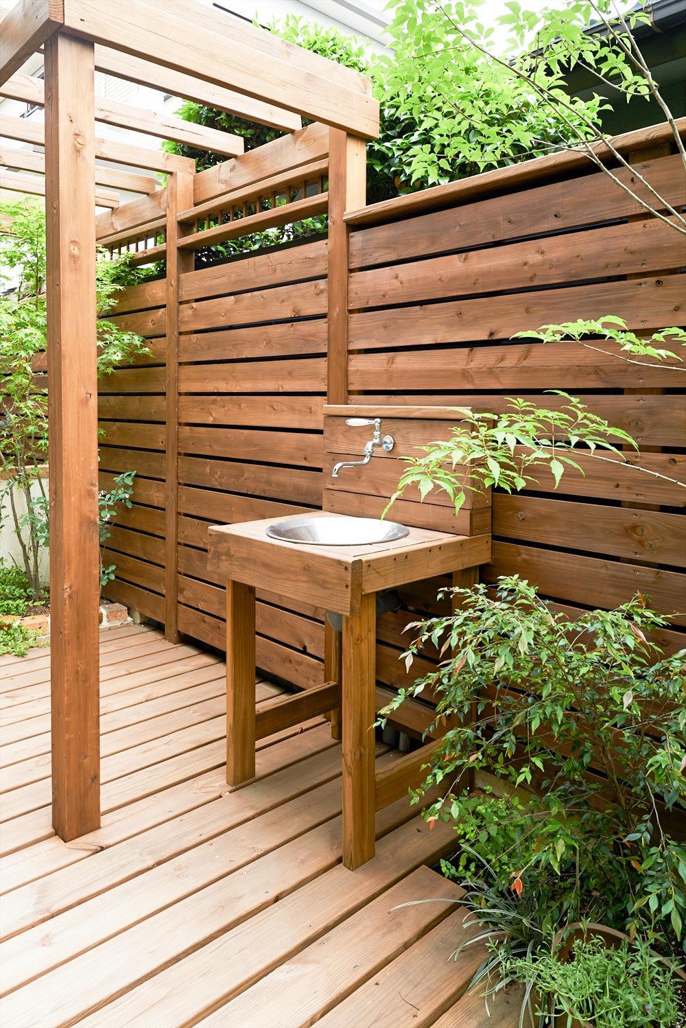 木製自転車小屋