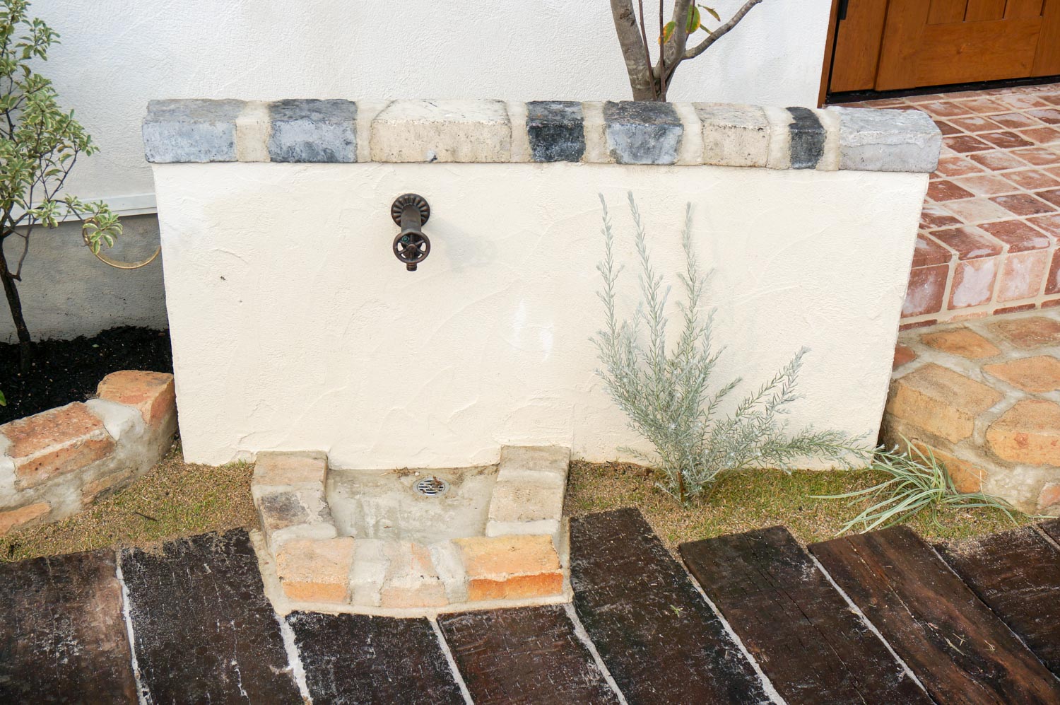 木製自転車小屋