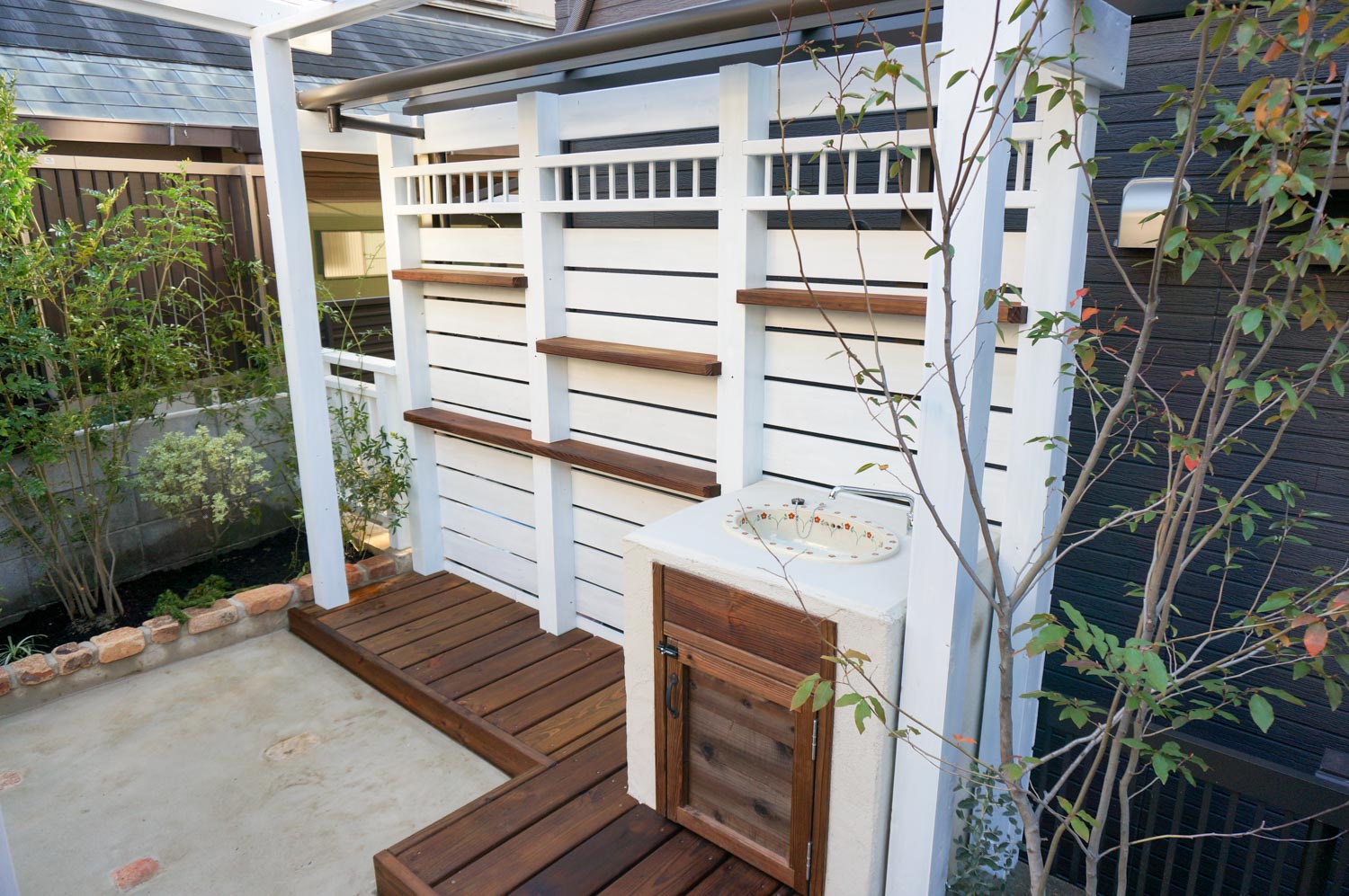 木製自転車小屋