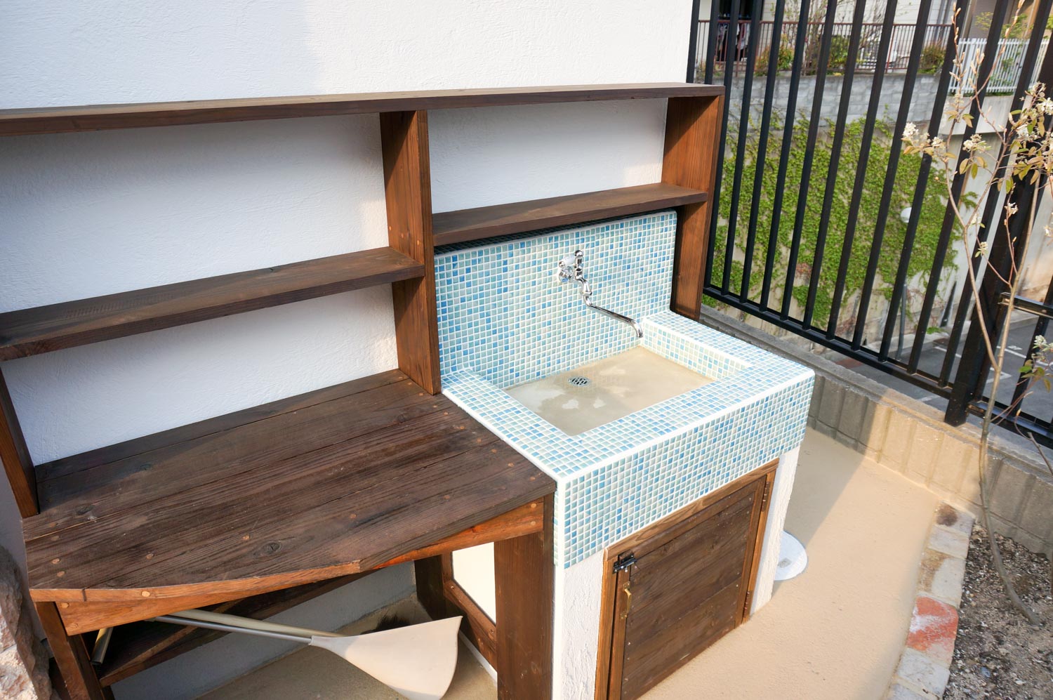 木製自転車小屋