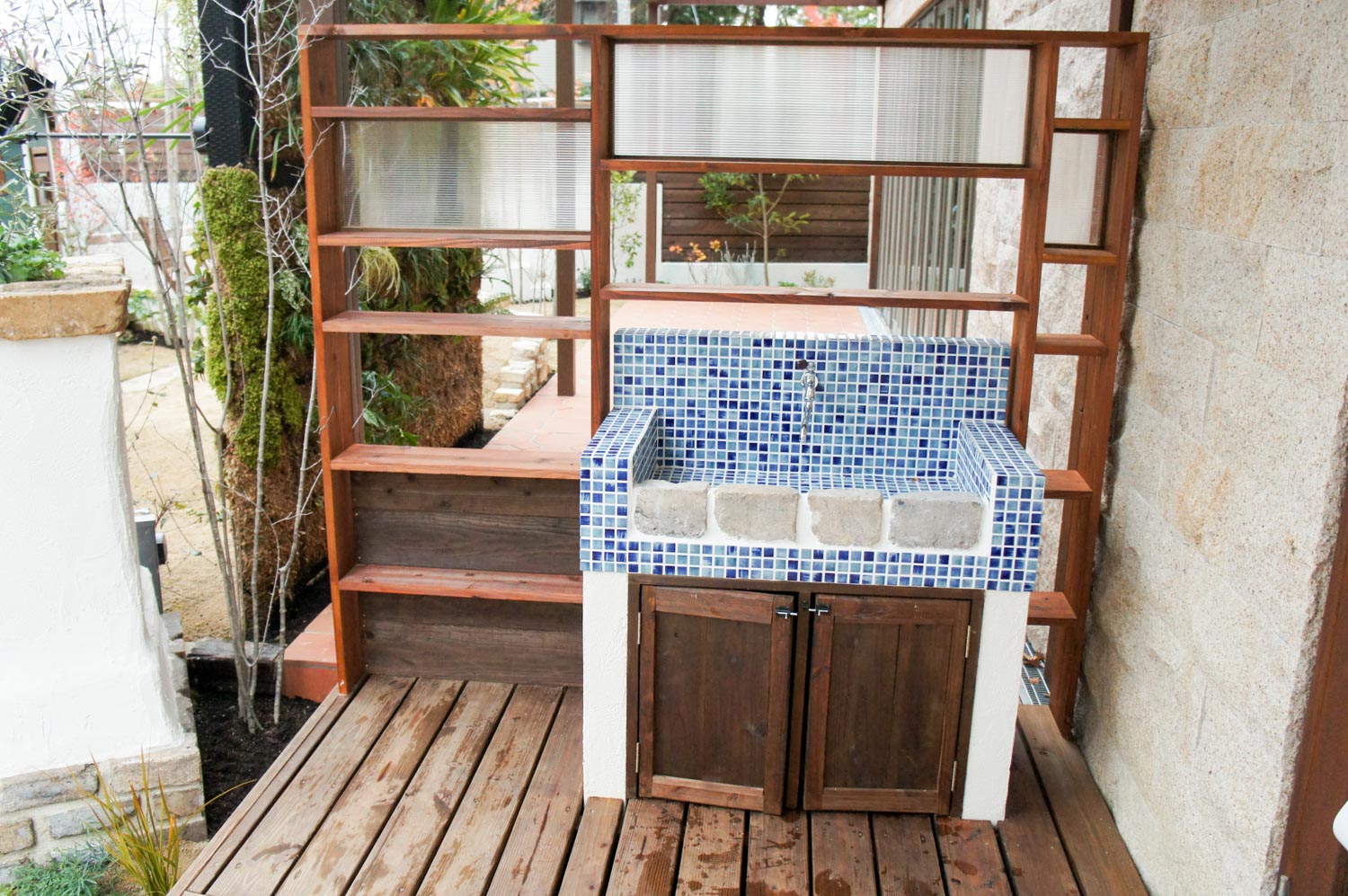 木製自転車小屋