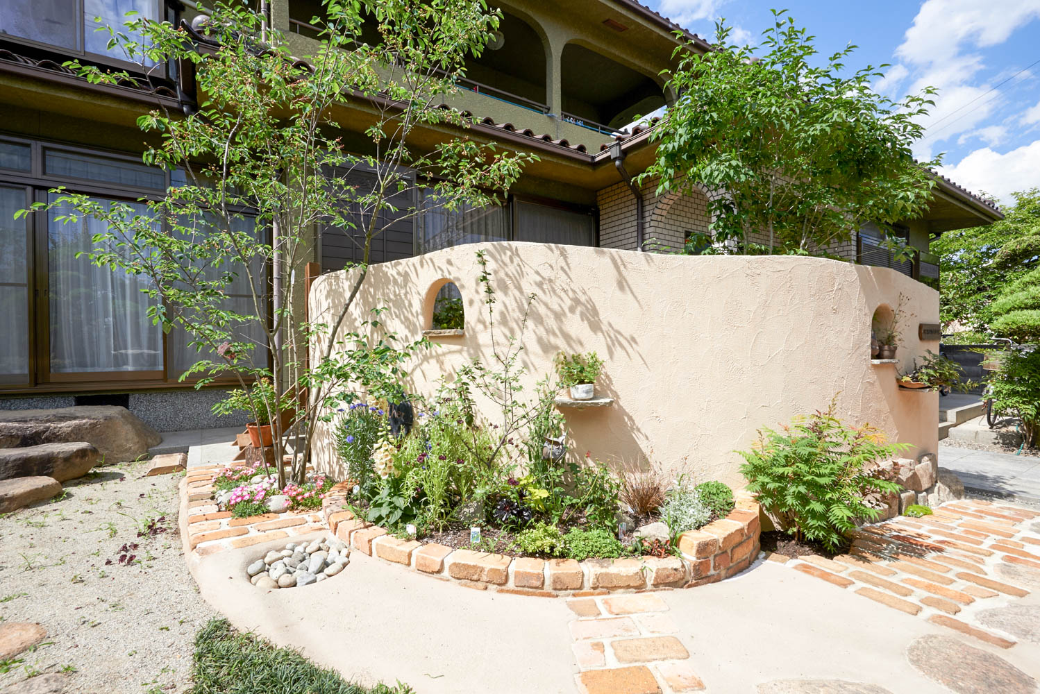 和風の庭をウッドデッキテラスにリフォーム