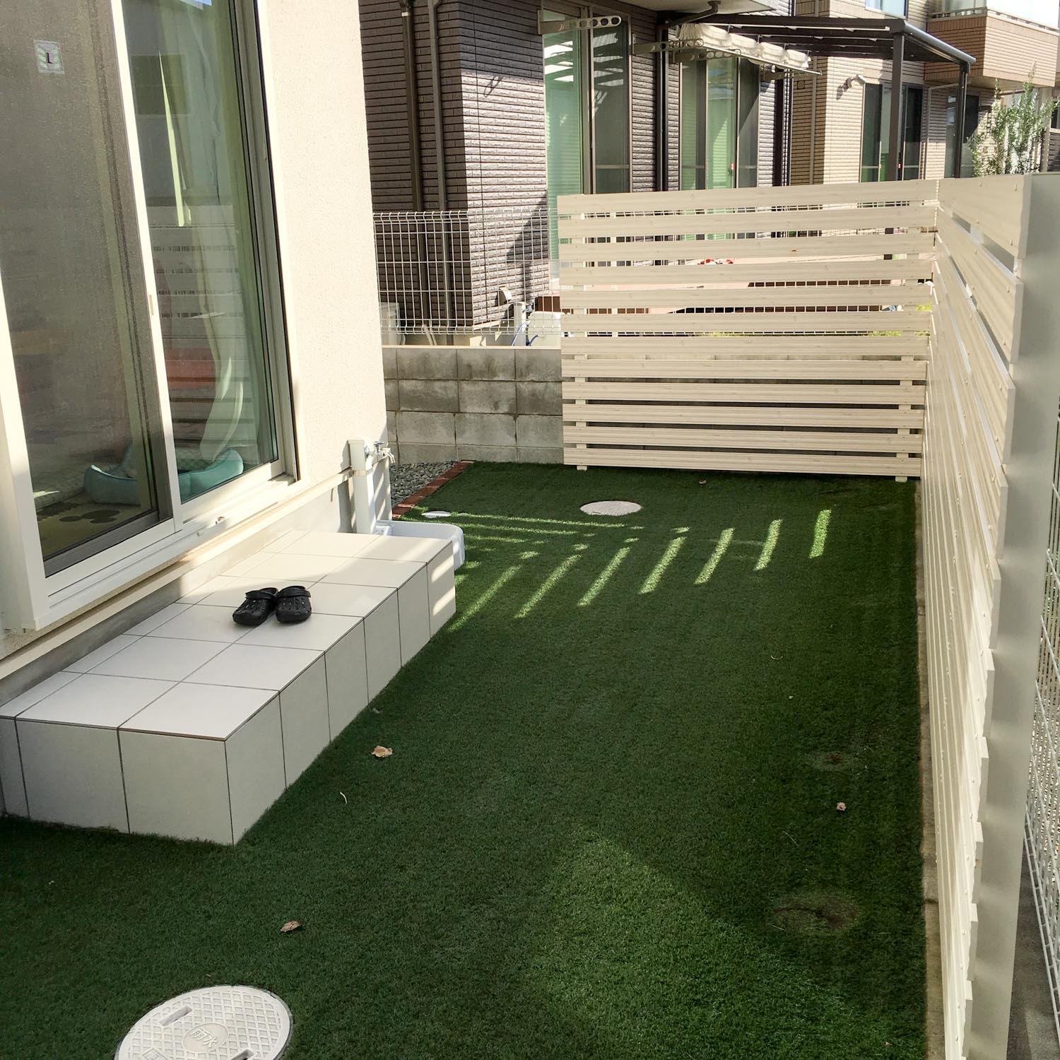 家族のためのプライベートウッドデッキ