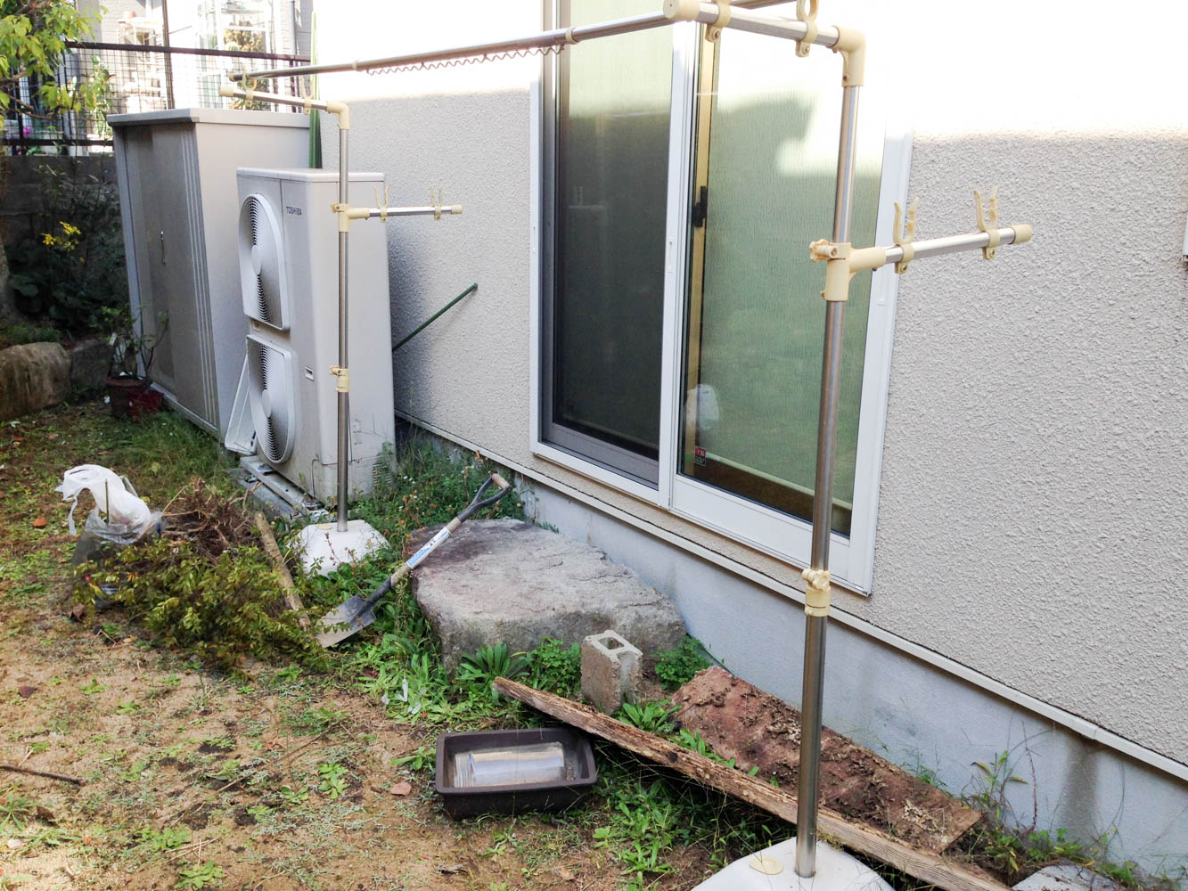 和風の庭を雑貨屋さんの可愛い庭に全面リフォームの施工前