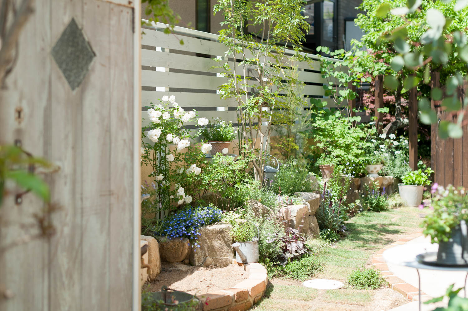 和風の庭を雑貨屋さんの可愛い庭に全面リフォーム