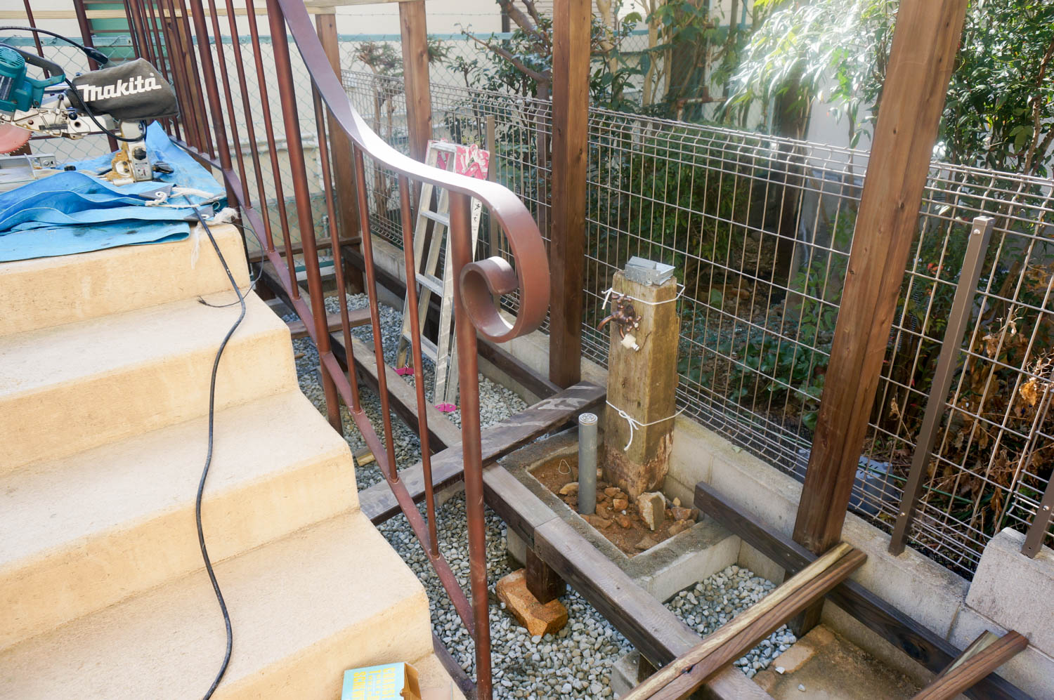 手つかずだった通路をリフォーム