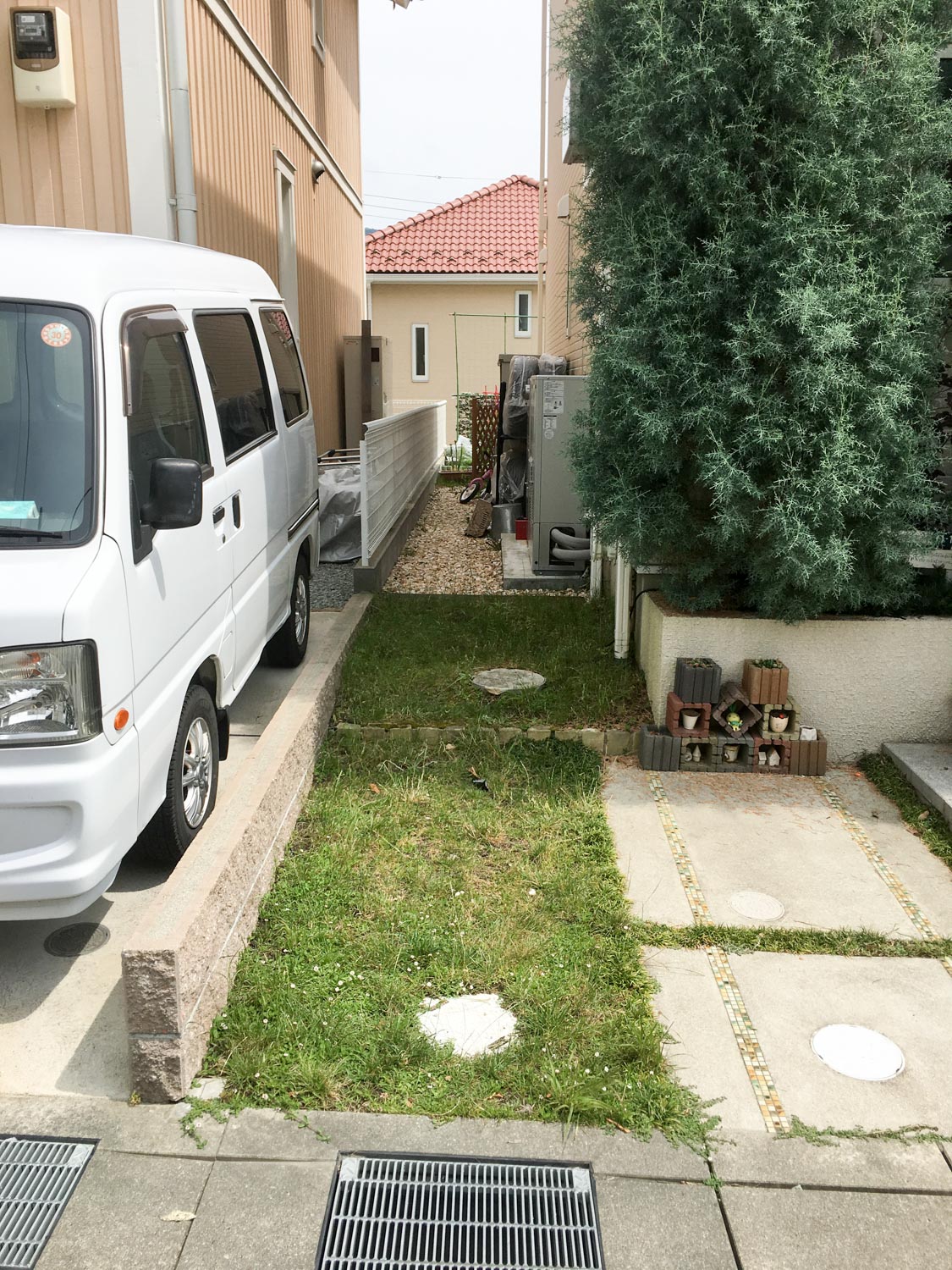 玄関アプローチをナチュラルテイストにプチリフォーム