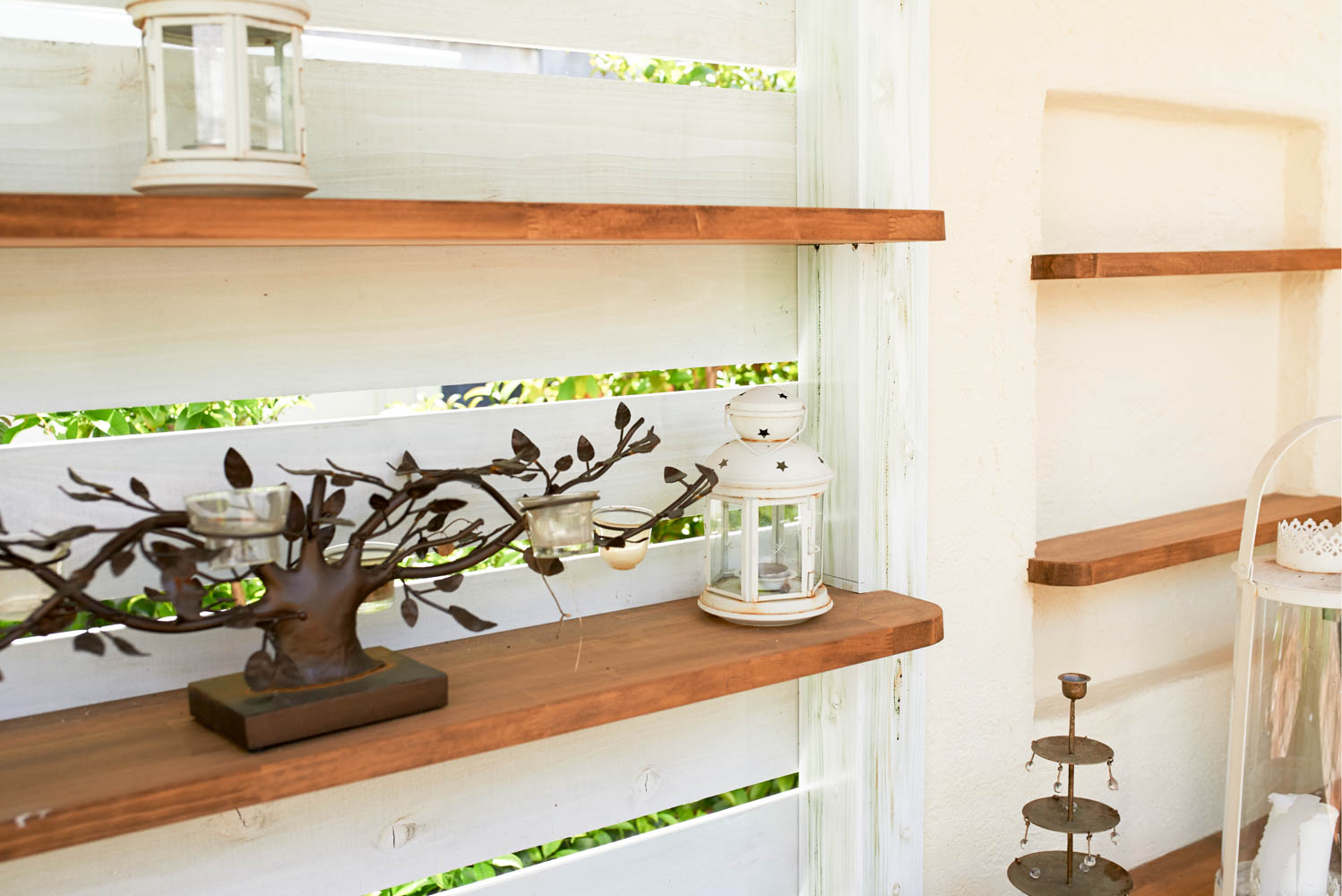 ハーブ園の一角にミニキッチンを作るリフォーム