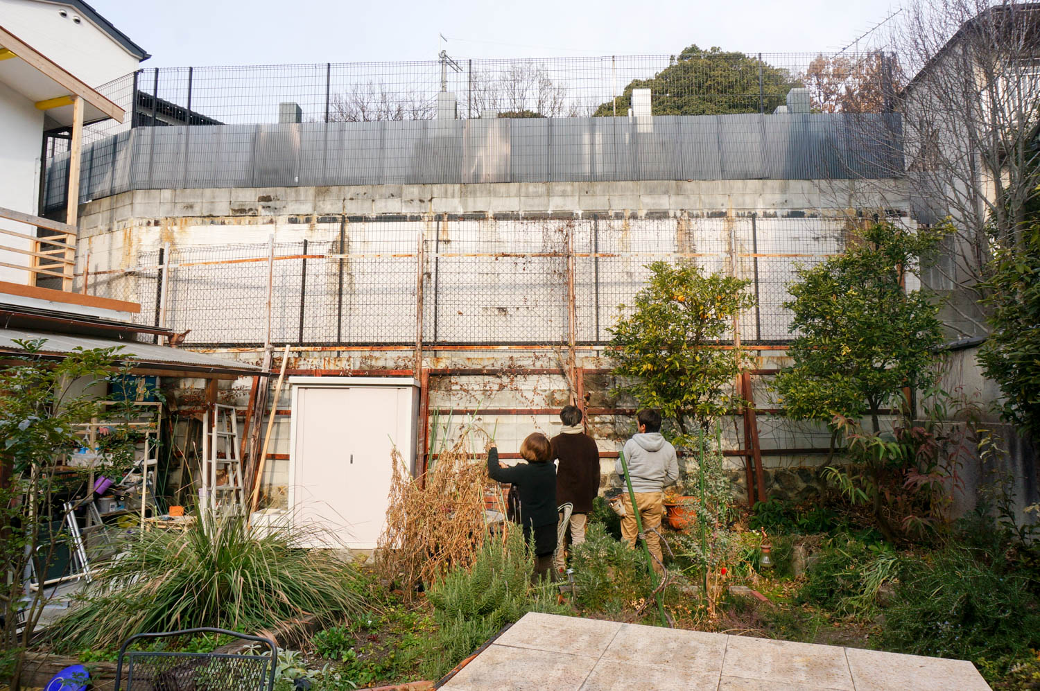 ハーブ園の一角にミニキッチンを作るリフォーム