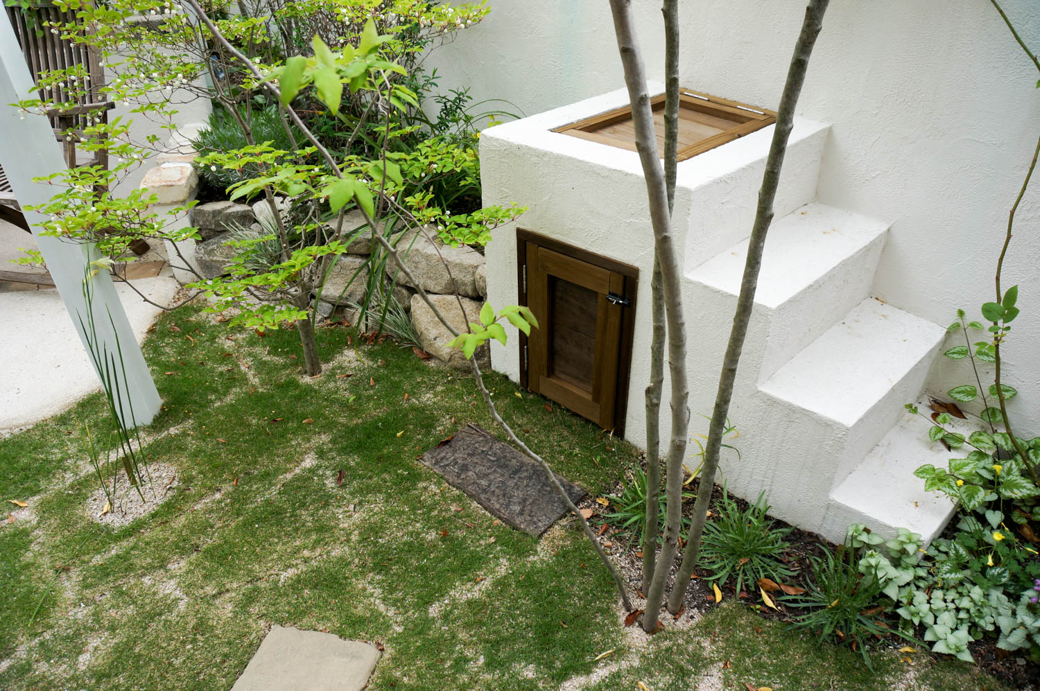 ドックアンカーのあるナチュラルショップガーデン