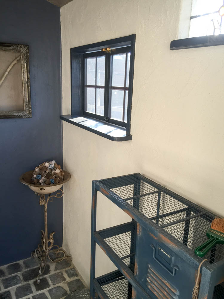 フィトライフの大人テイストの小さな庭小屋（室内の雑貨）