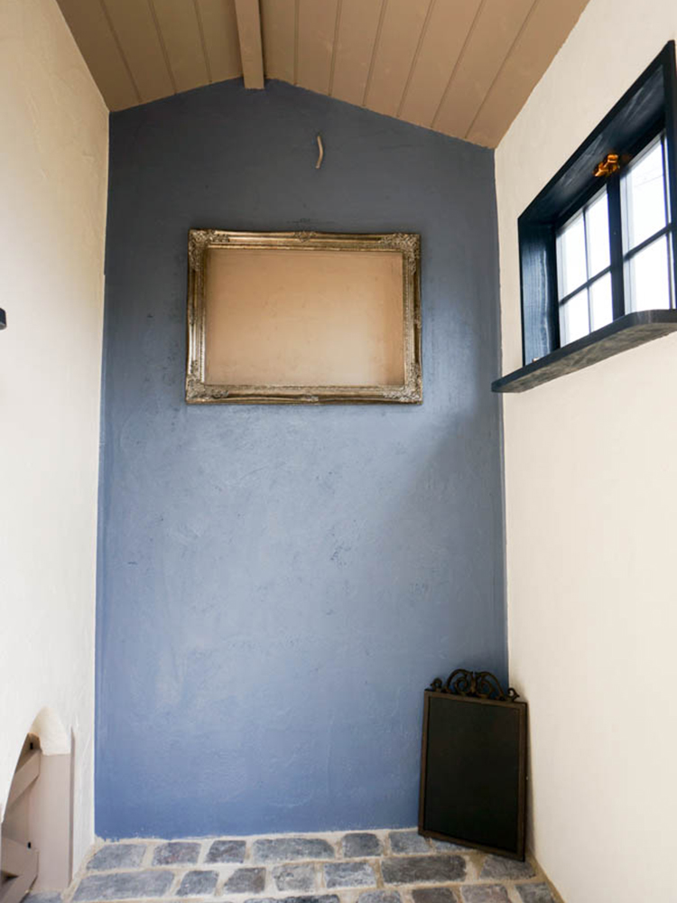 フィトライフの大人テイストの小さな庭小屋（室内の様子）