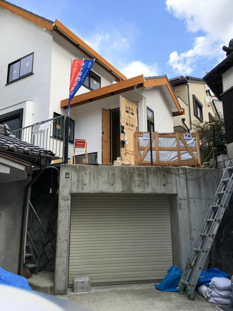 既存の木々を残しながら使いやすい庭へとリフォームの施工前