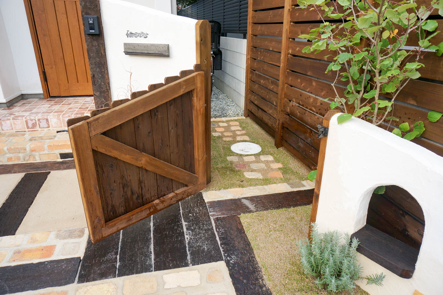 駐車場と庭の共生