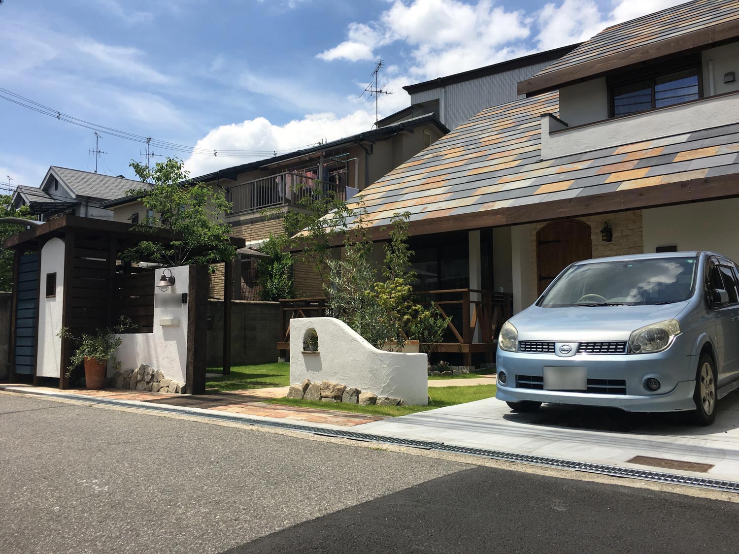 家族の思い出の木を移植したリフォーム