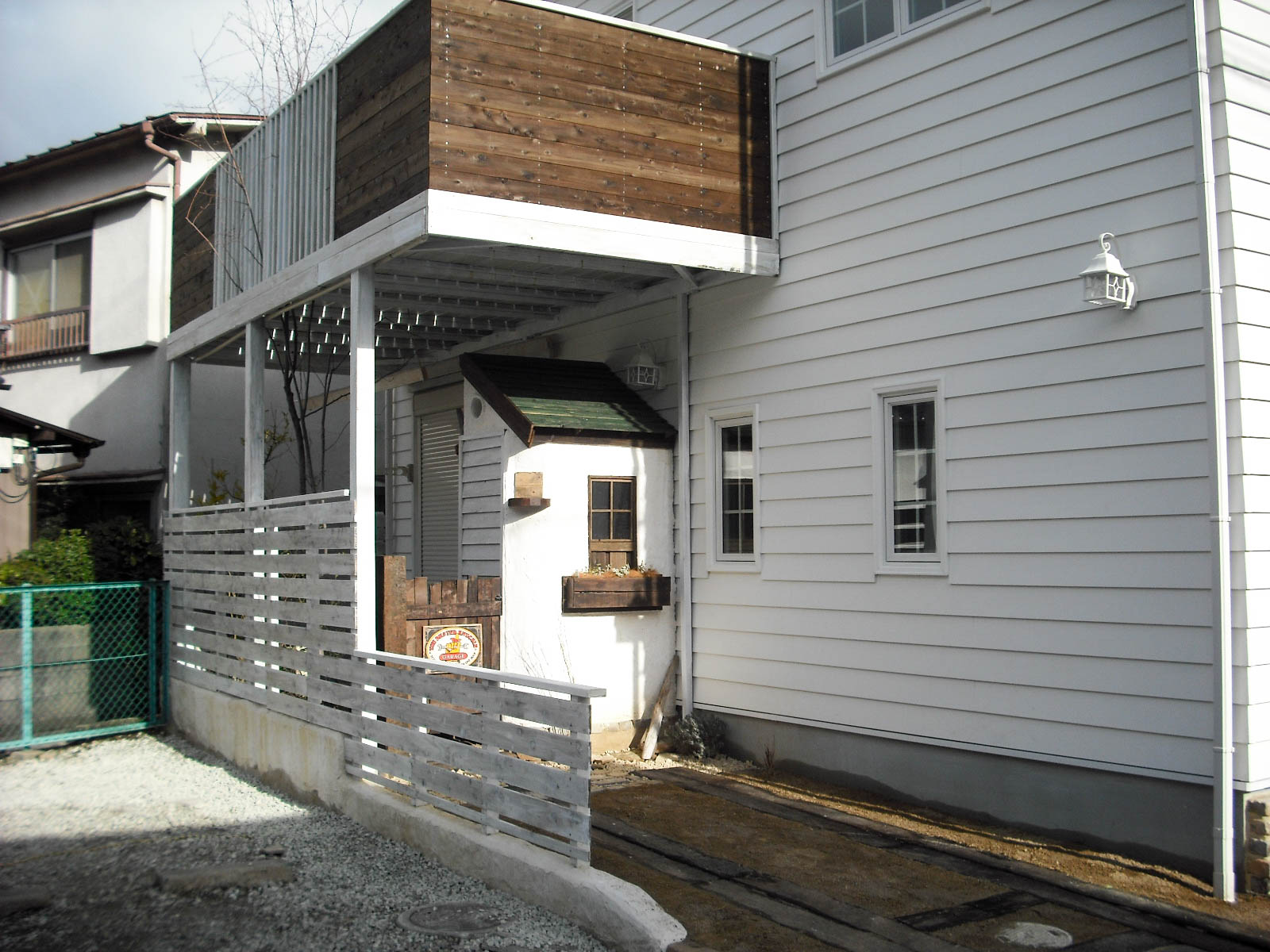 ２階建ての庭の施工後