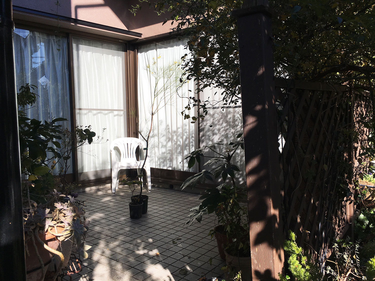 デットスペースをサンルームとして活用