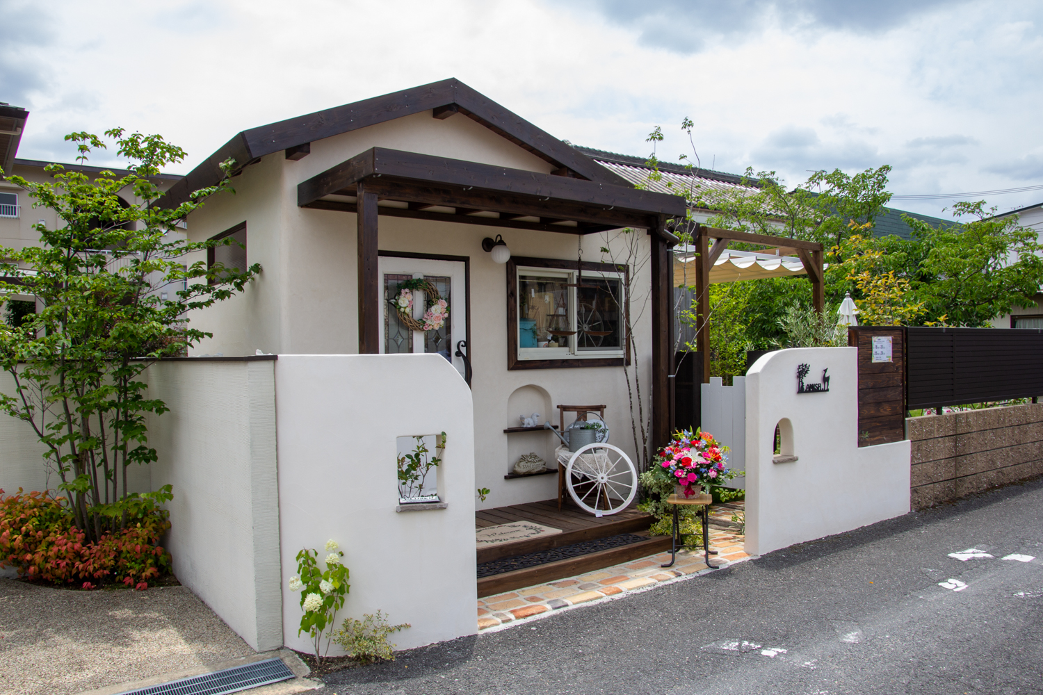 小屋を雑貨屋として活用